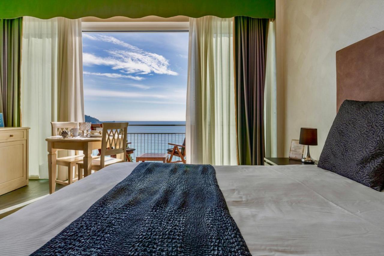 Monolocale con Balcone e Vista Mare